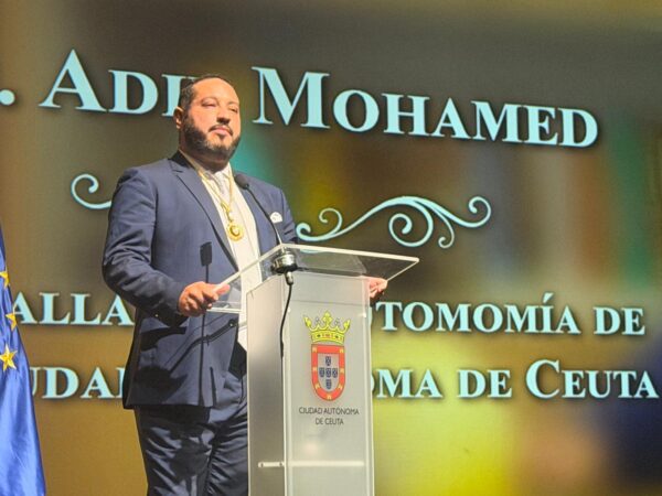 Adil Mohamed Hachmi recibe la Medalla de la Autonomía de Ceuta 2026
